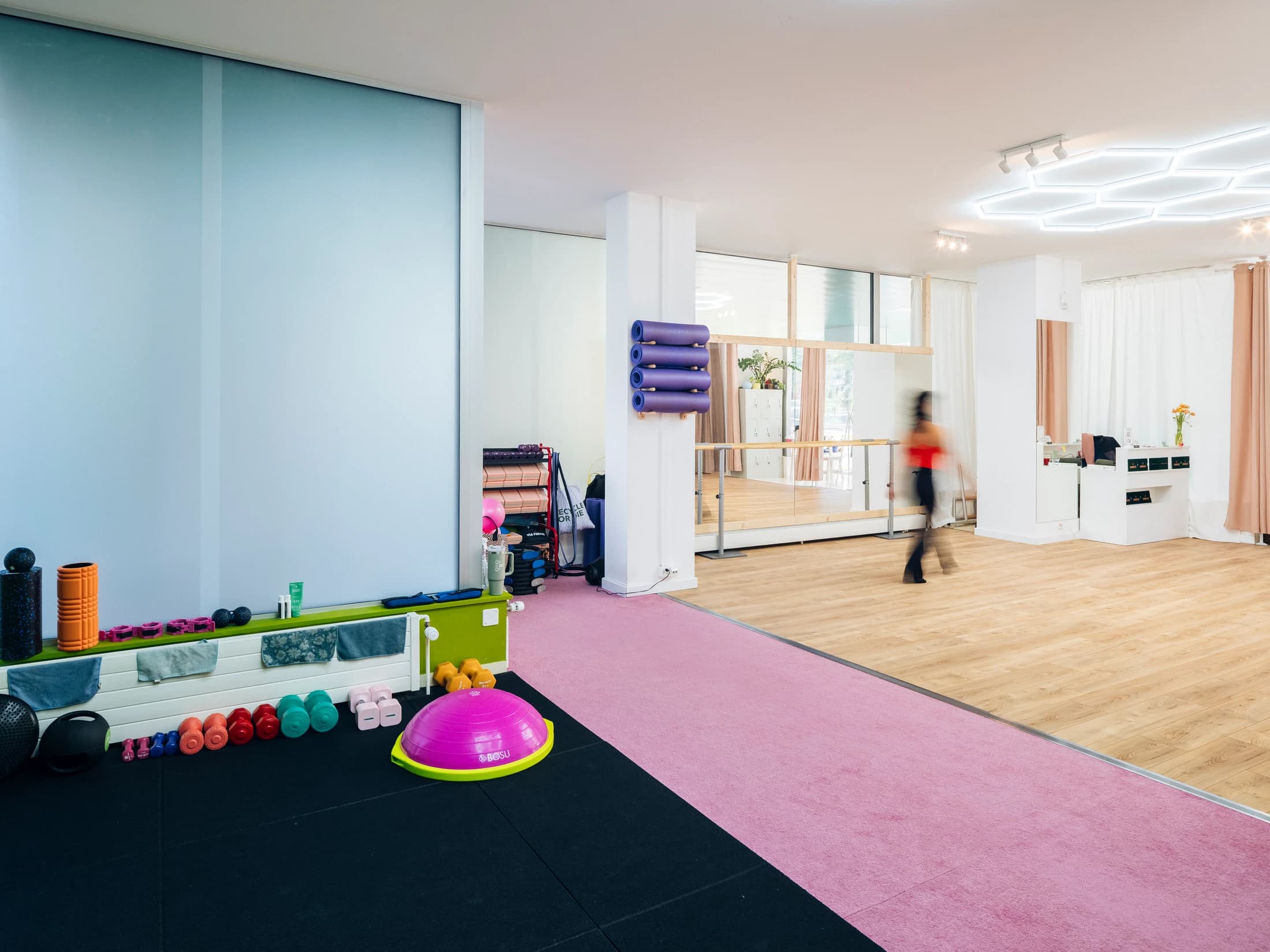 Petite salle de sport du studio COMOCO à Genève Servette, à 15 minutes du Grand-Saconnex